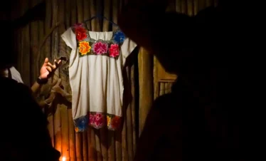 Viaje Cultural y Tradicional: El Vestido Maya
