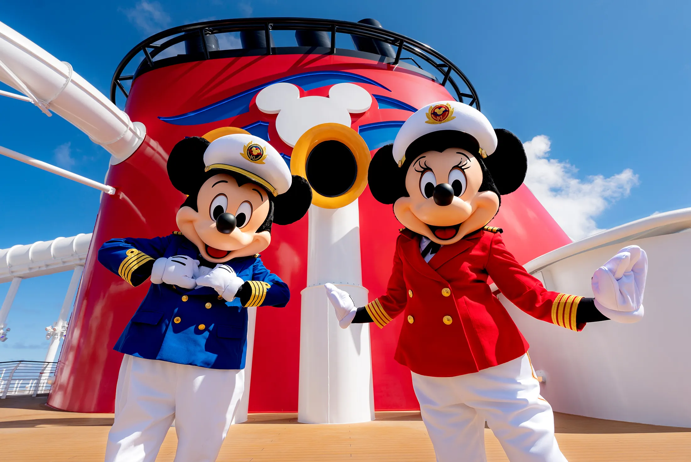 Espectáculo teatral estilo Broadway con personajes de Disney