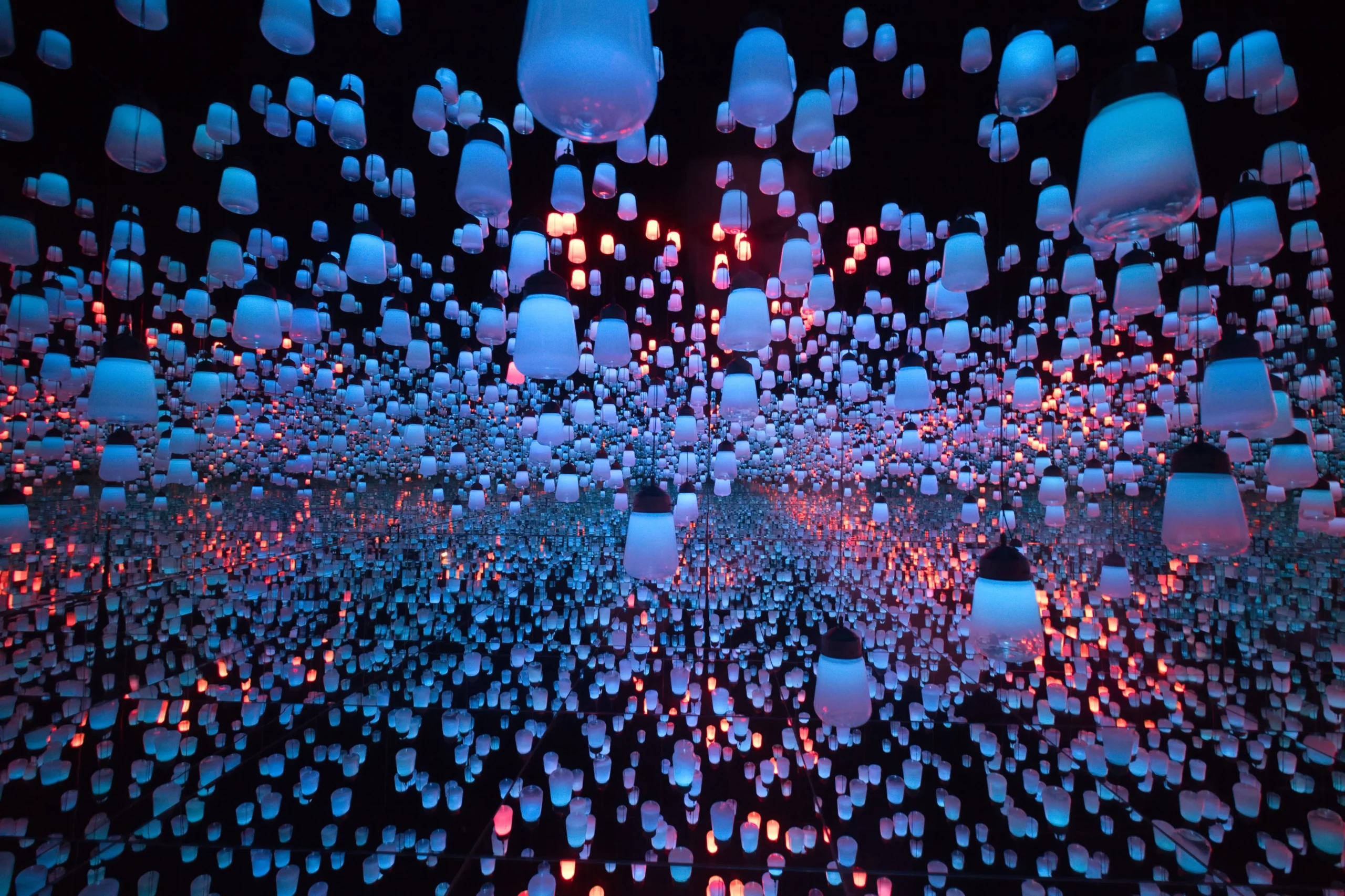 Exposición de arte digital inmersivo teamLab Planets en Tokio